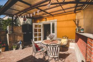 Patio nebo venkovní prostory v ubytování Studio Apartman Ikarka