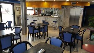 Ein Restaurant oder anderes Speiselokal in der Unterkunft Hotel Zabala 