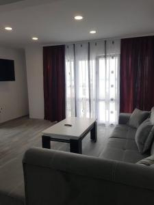 TV a/nebo společenská místnost v ubytování Guest House Evtimov