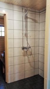 Kylpyhuone majoituspaikassa Kero 15