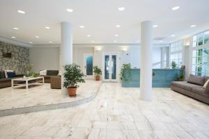 Posezení v ubytování Odyssey Hotel + 37 fotografií
