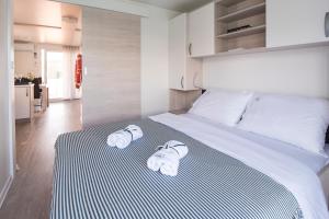 Posteľ alebo postele v izbe v ubytovaní Floating Holiday Home