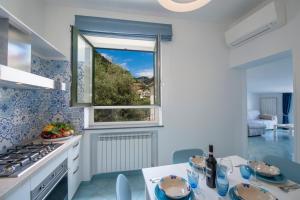 Kuchyňa alebo kuchynka v ubytovaní amalfi coast mareblu