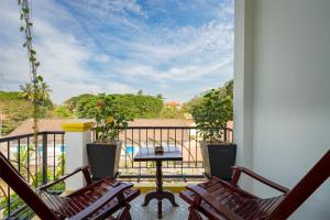 Balkón nebo terasa v ubytování Beyond Yangon Inn