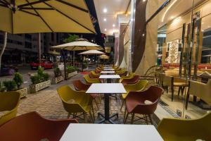 Restaurace v ubytování Zahrat Al Jabal