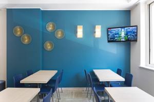 מסעדה או מקום אחר לאכול בו ב-B&B Hotel Pescara