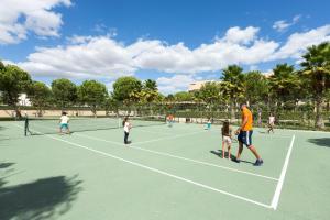 สิ่งอำนวยความสะดวกสำหรับเล่นเทนนิสและ/หรือสควอชที่ NAU Sao Rafael Suites - All Inclusive หรือบริเวณใกล้เคียง