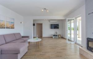 TV a/nebo společenská místnost v ubytování Villa Wonderview
