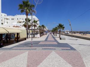 クアルテイラにあるSol europa- Vista Mar, 150mt Praia, Wifiのギャラリーの写真