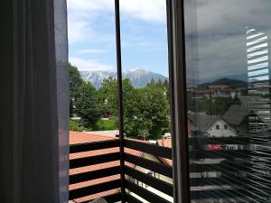 Nespecifikovaný výhled na hory nebo výhled na hory při pohledu z apartmánu