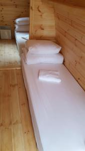 Postel nebo postele na pokoji v ubytování Camping Pod