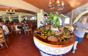 Makanan di atau berdekatan hotel
