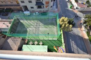 Instalaciones para jugar a tenis o squash en Hotel Hyltor o alrededores