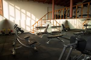 Fitness centrum a/nebo fitness zařízení v ubytování Decameron El Pueblo