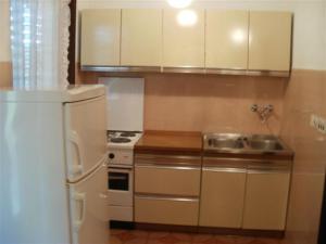 Dapur atau dapur kecil di Jelsa Apartments