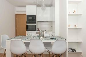 Kuchyň nebo kuchyňský kout v ubytování Apartman Ramljak