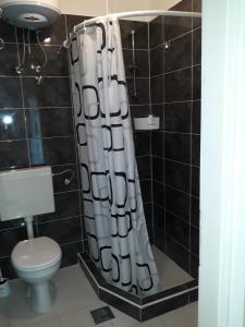 Koupelna v ubytování Apartmani Lana Rab