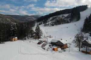 Chata na sjezdovce взимку