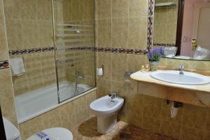 Koupelna v ubytování Hotel Mari Carmen