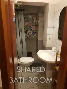 Ένα μπάνιο στο Dreaming of Naples