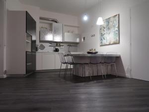 A kitchen or kitchenette at Romeo&Juliet's Nest in Verona