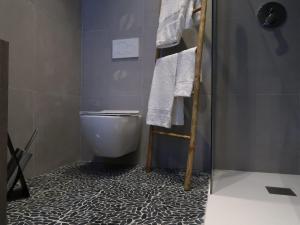 A bathroom at Romeo&Juliet's Nest in Verona