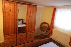 Postel nebo postele na pokoji v ubytování Ferienwohnung Kastanienblick mit Wlan