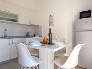 Zdjęcie z galerii obiektu Lush Apartment in Omi alj near Seabeach w mieście Omišalj +12 zdjęć