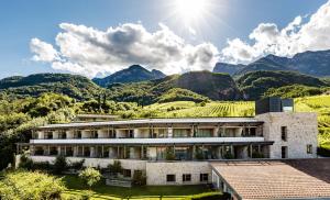 Nespecifikovaný výhled na hory nebo výhled na hory při pohledu z hotelu