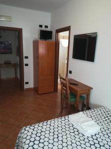 Televisyen dan/atau pusat hiburan di B&B Ciampino