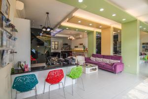 Ruang duduk di Little SkyLark B&B