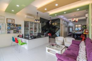 Ruang duduk di Little SkyLark B&B