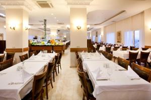 Restaurace v ubytování Lidya Sardes Hotel Thermal & SPA