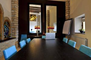 TV a/nebo společenská místnost v ubytování Hotel Palacio Dos Olivos