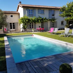 Piscine de l'établissement La Ruette aux Loups ou située à proximité