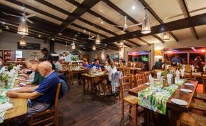 Cape St Francis Resort tesisinde bir restoran veya yemek mekanı