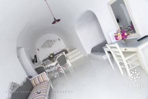 Imagen de la galería de Pearl on the Cliff Hotel & Suites by Pearl Hotel Collection, en Imerovigli