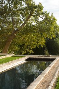 Φωτογραφία από το άλμπουμ του La Clairière de la reine Hortense - Pierres d'Histoire σε Saint-Prix