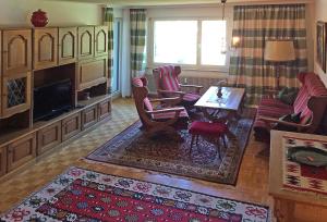 A seating area at Ferienwohnung Linus