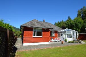 Gallery image of Cedar Cottage in Dunoon