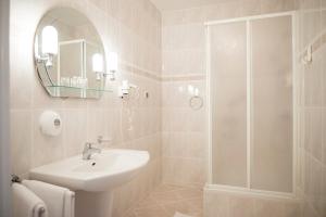 Gallery image of Hotel Renusz in Gdańsk