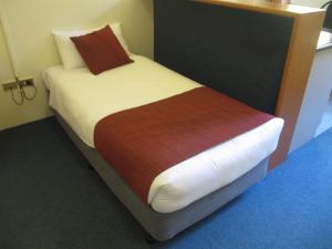 Postel nebo postele na pokoji v ubytování Devere Hotel