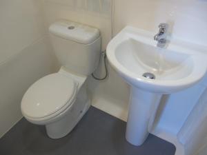 Koupelna v ubytování Devere Hotel