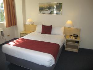 Postel nebo postele na pokoji v ubytování Devere Hotel