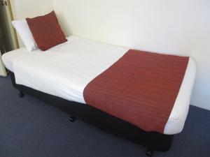 Postel nebo postele na pokoji v ubytování Devere Hotel