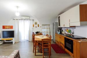 Kuchyňa alebo kuchynka v ubytovaní Catania Central Flat
