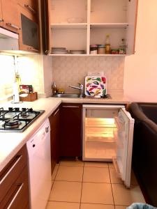 A kitchen or kitchenette at Taksim House Suites