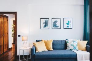 A seating area at Zumalakarregi Apartment by People Rentals