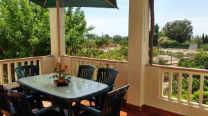 A balcony or terrace at La Caseta del Pitxo