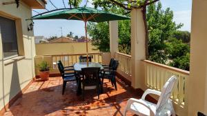 A balcony or terrace at La Caseta del Pitxo